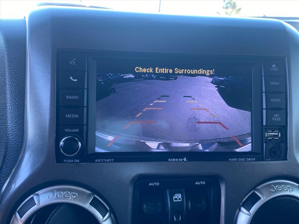 Used 2018 Jeep Wrangler Unlimited Rubicon w/ Connectivity Group AWD/4WD image 15