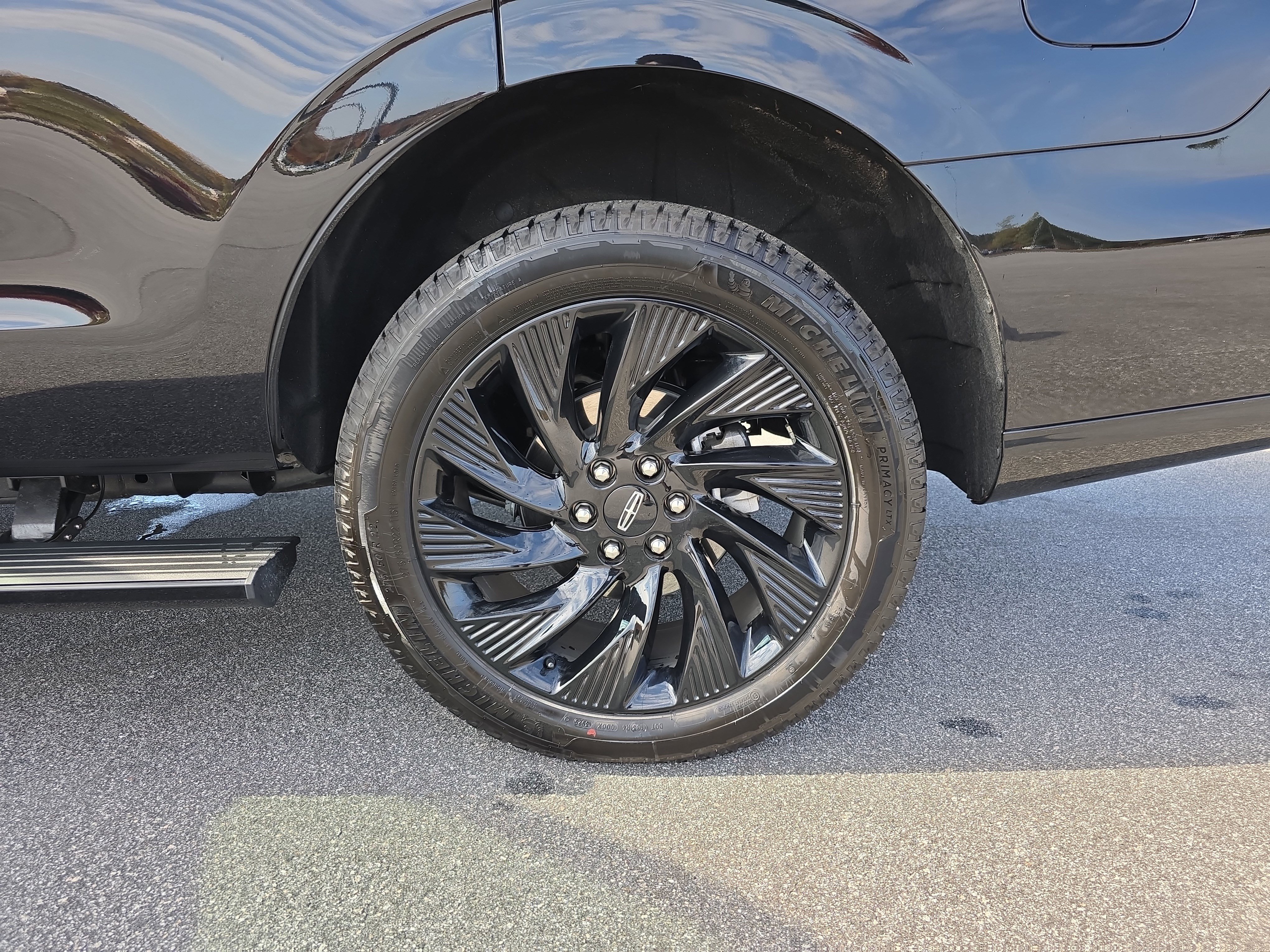 New 2025 Lincoln Navigator Reserve w/ Jet Appearance Package image 33