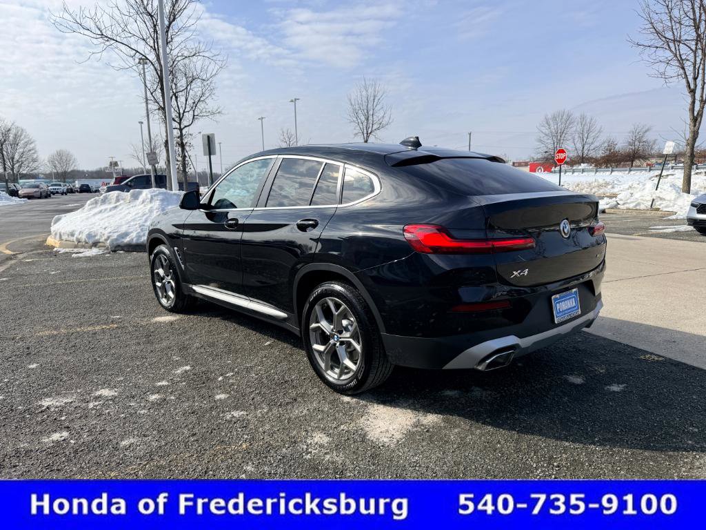Used 2024 BMW X4 xDrive30i w/ Parking Assistance Package image 4