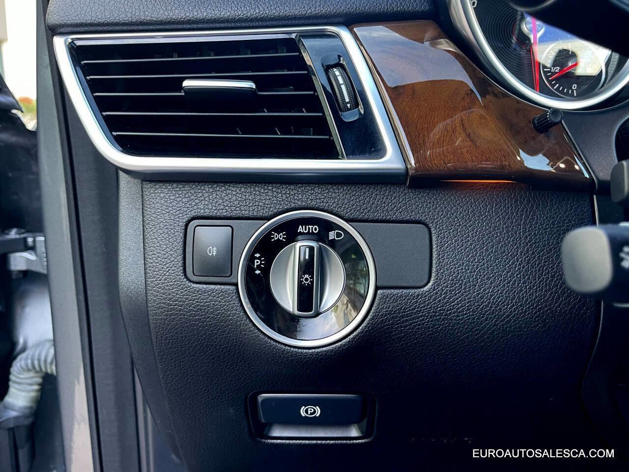 Used 2017 Mercedes-Benz GLS 450 GLS 450 AWD 4MATIC 4dr SUV w/ Premium Package image 39