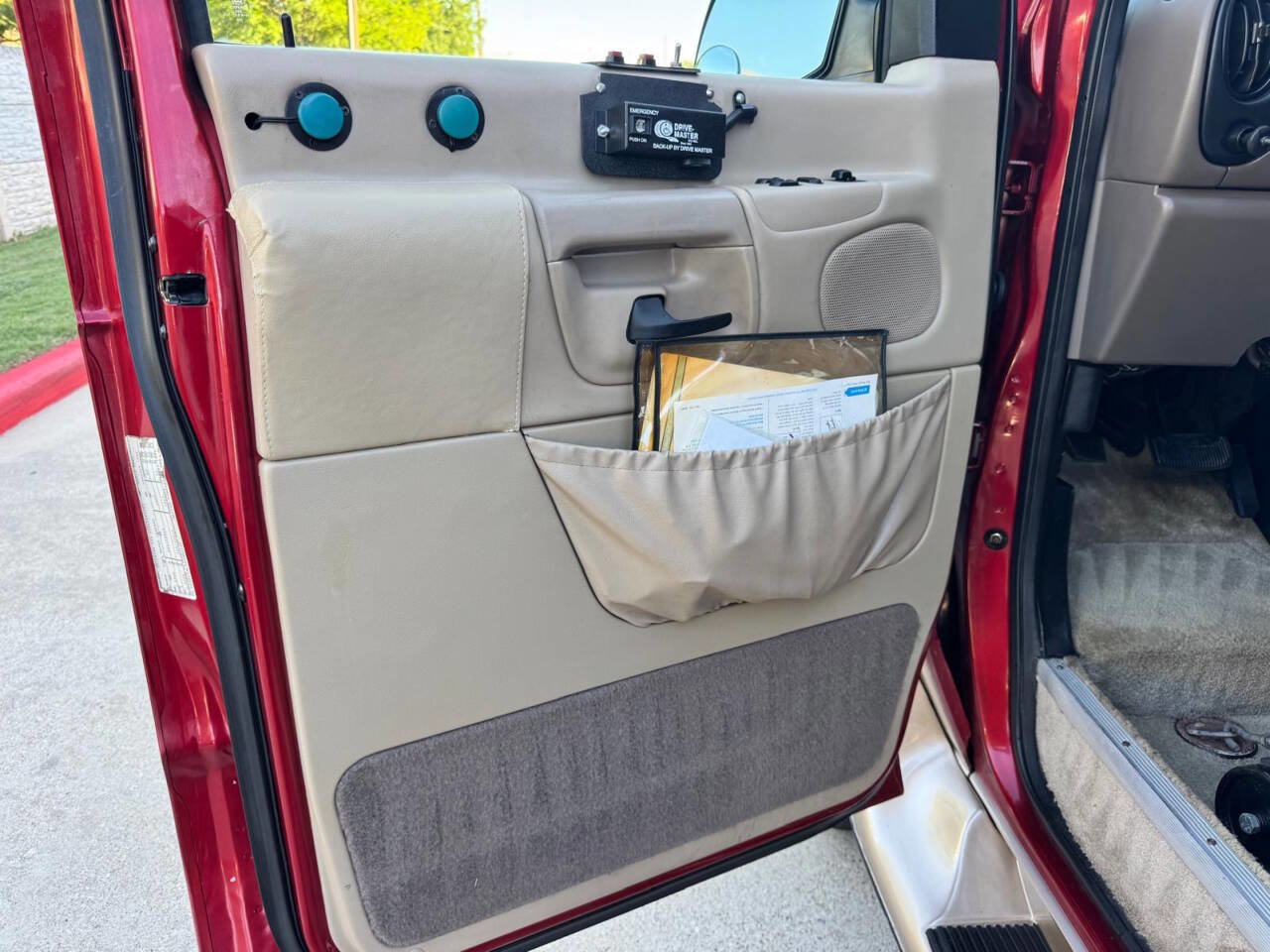Used 1999 Ford E-250 and Econoline 250 RWD image 9