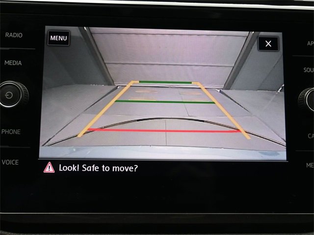 Used 2020 Volkswagen Tiguan SE w/ Panoramic Sunroof Package image 21