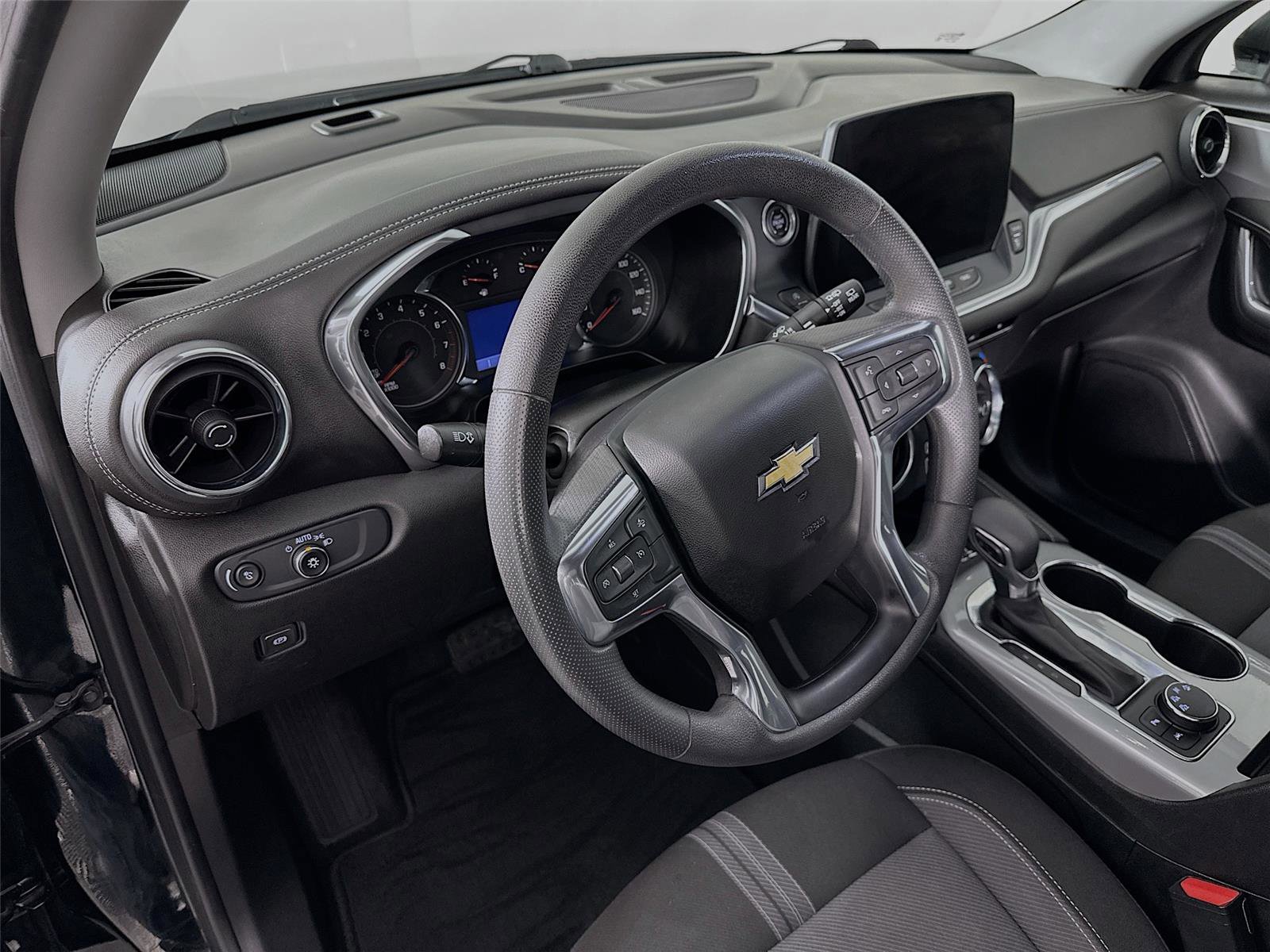 Used 2023 Chevrolet Blazer LT w/ Convenience Package image 9