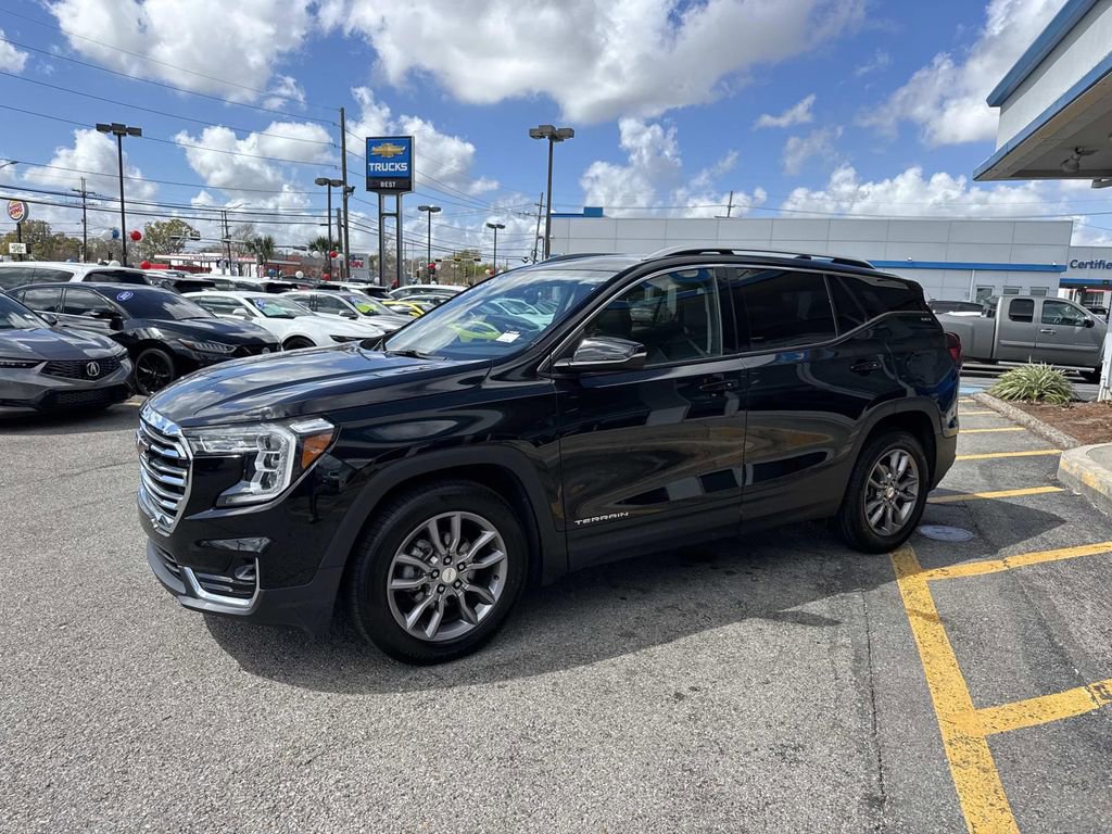 Used 2023 GMC Terrain SLT image 4