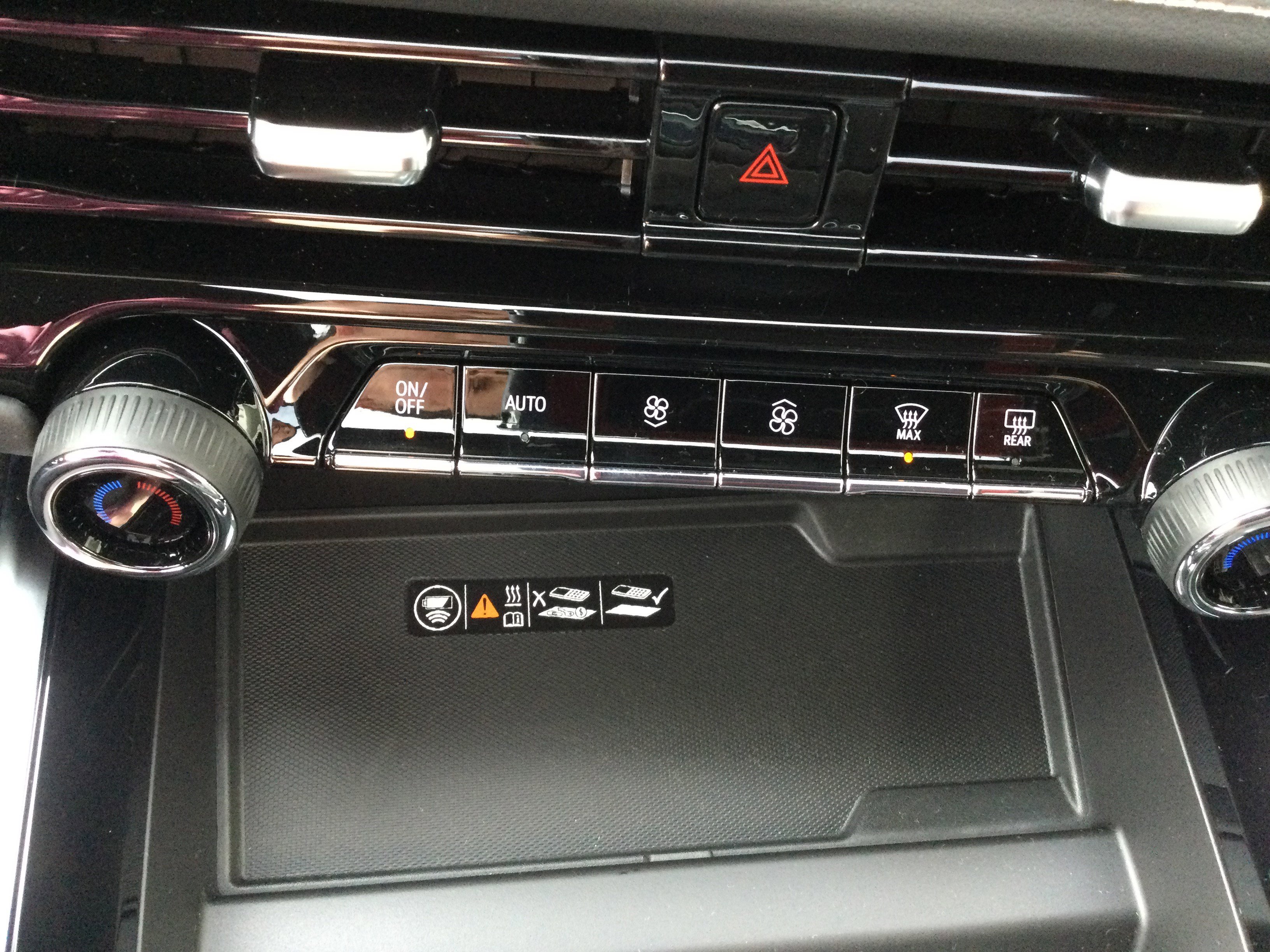 New 2026 Chevrolet Suburban Premier image 14