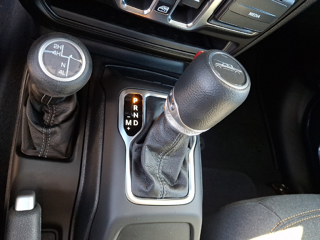 New 2026 Jeep Gladiator Sport AWD/4WD image 16