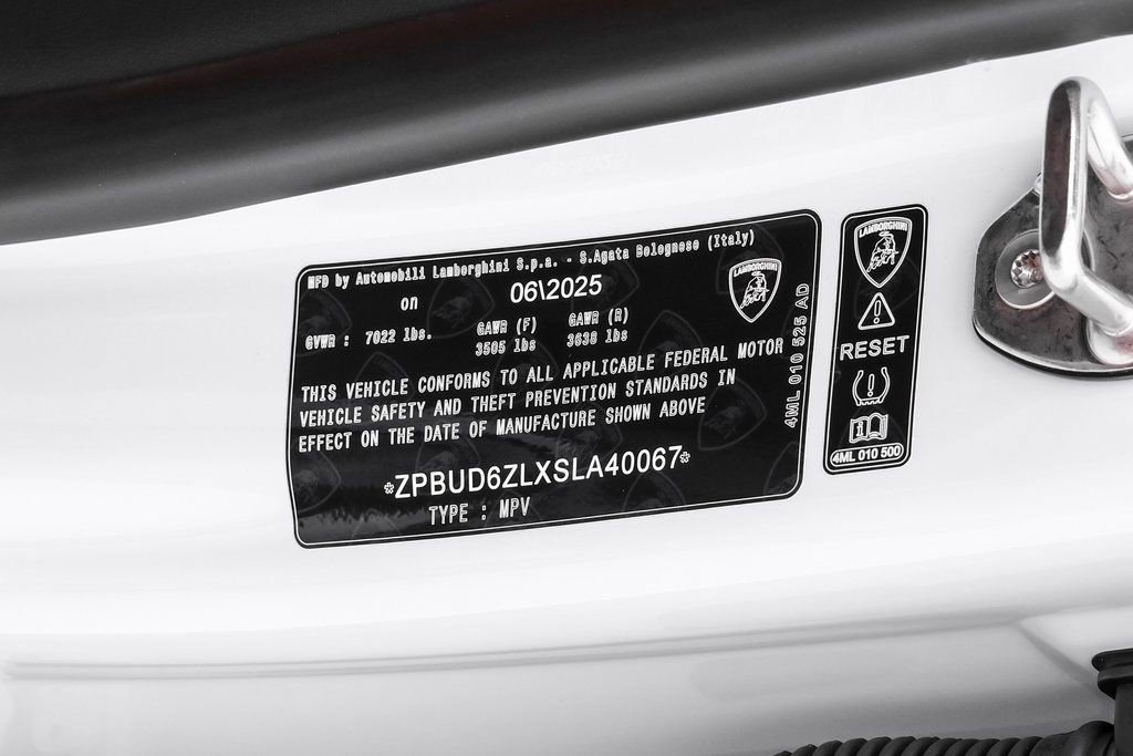 Used 2025 Lamborghini Urus SE AWD/4WD image 73
