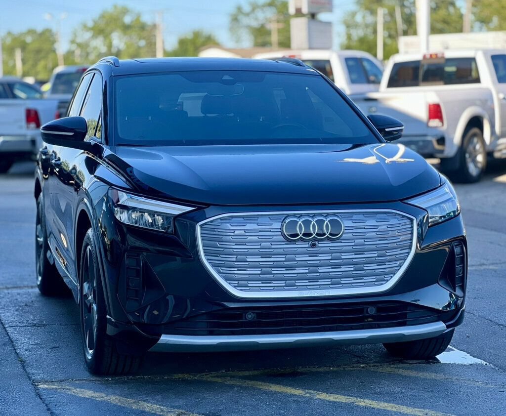 Used 2022 Audi Q4 e-tron Premium Plus w/ Premium Plus AWD/4WD image 35