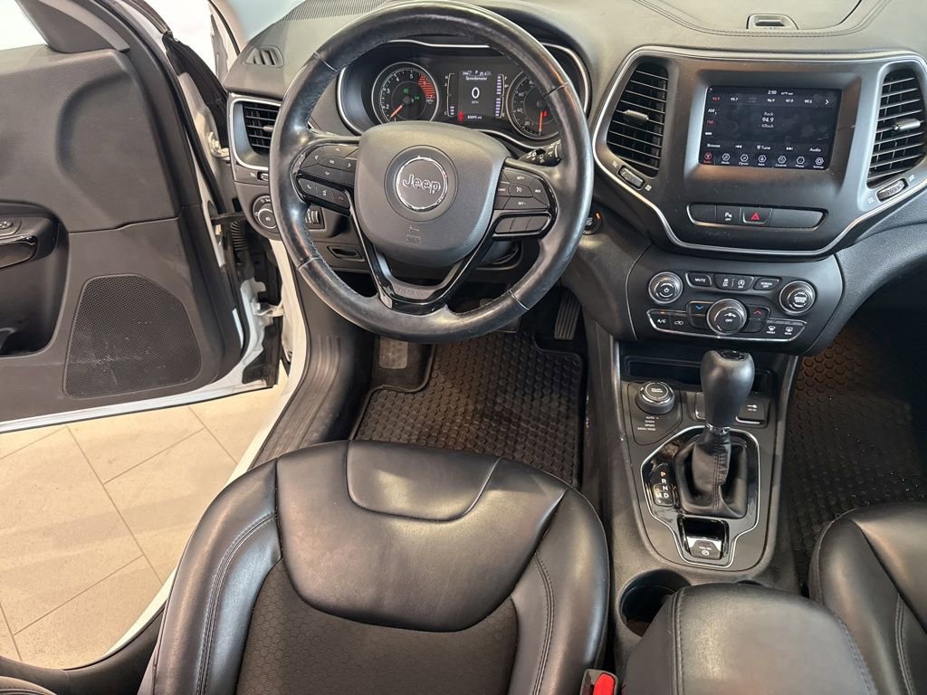 Used 2020 Jeep Cherokee Latitude Plus image 11