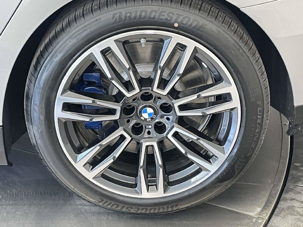 New 2027 BMW 550e xDrive w/ Executive Package AWD/4WD image 12