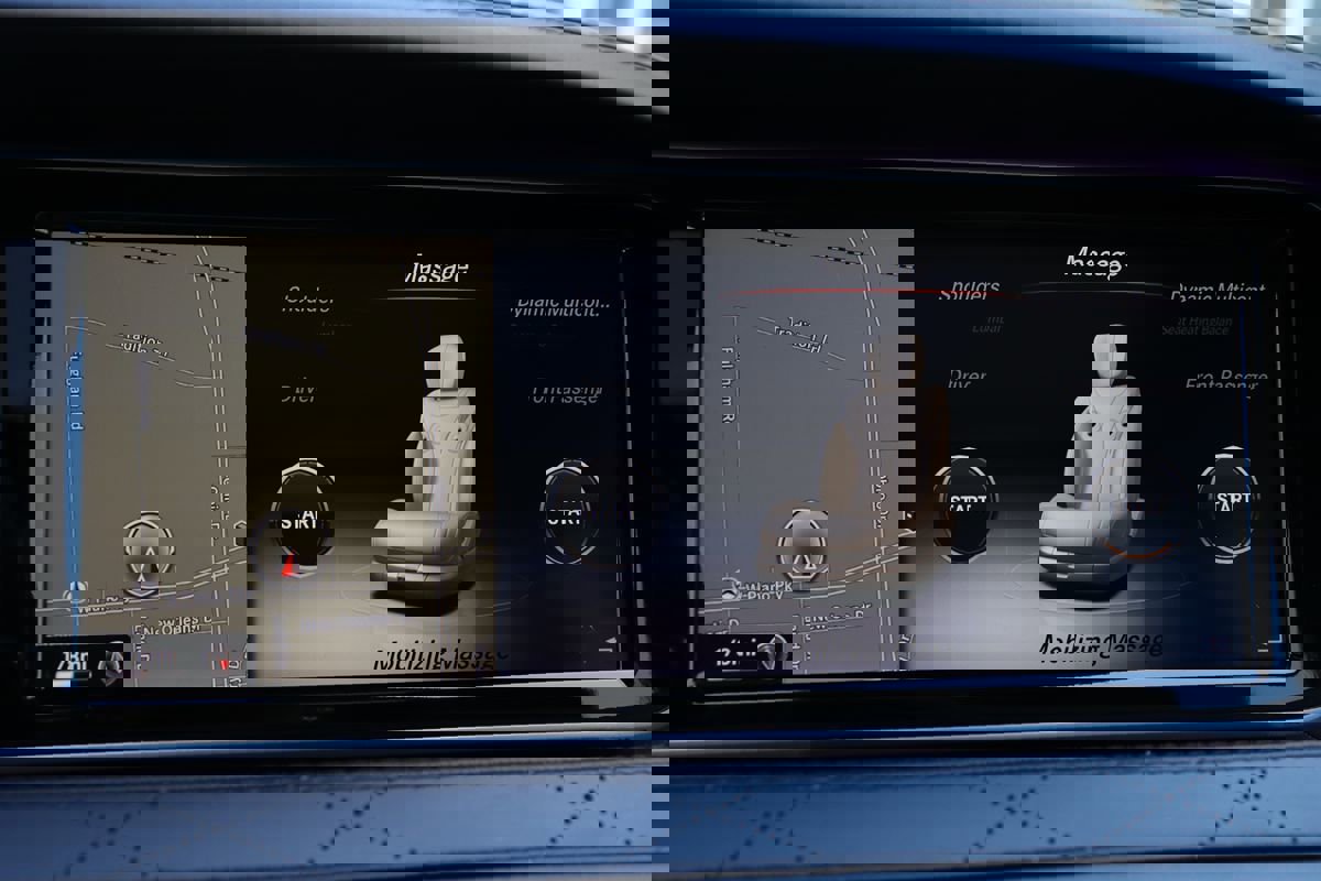 Used 2015 Mercedes-Benz S 63 AMG 4MATIC Sedan w/ Driver Assistance Package image 35