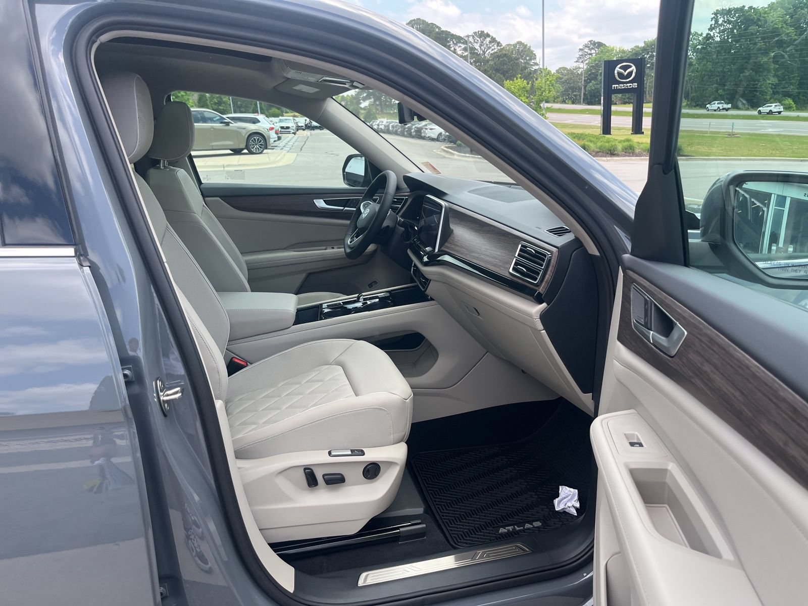 New 2026 Volkswagen Atlas SEL Premium R-Line AWD/4WD image 34