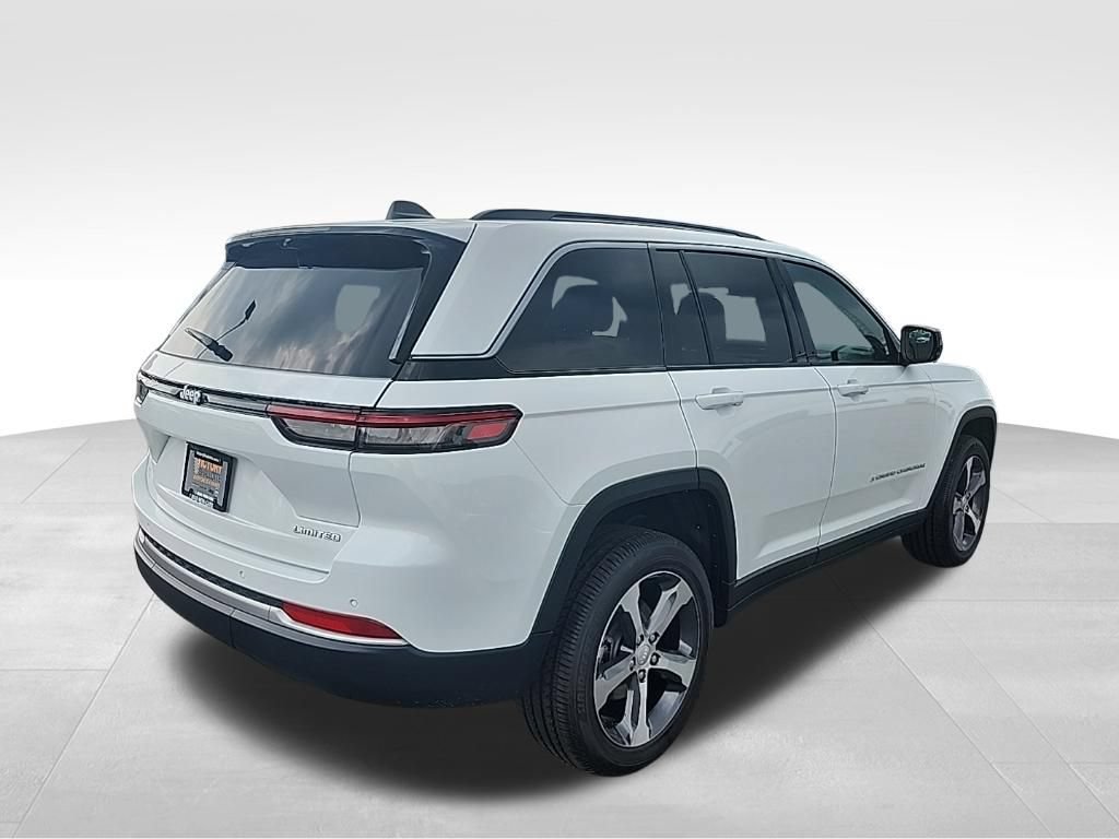New 2026 Jeep Grand Cherokee Limited w/ Luxury Tech Group II RWD image 33