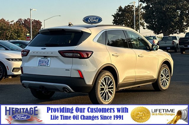 New 2024 Ford Escape SE w/ PHEV Premium Package FWD image 4