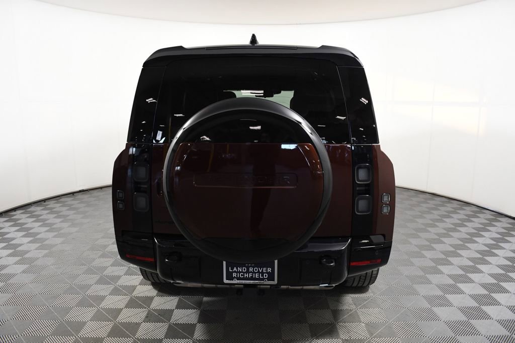 New 2026 Land Rover Defender 130 X-Dynamic SE AWD/4WD image 10