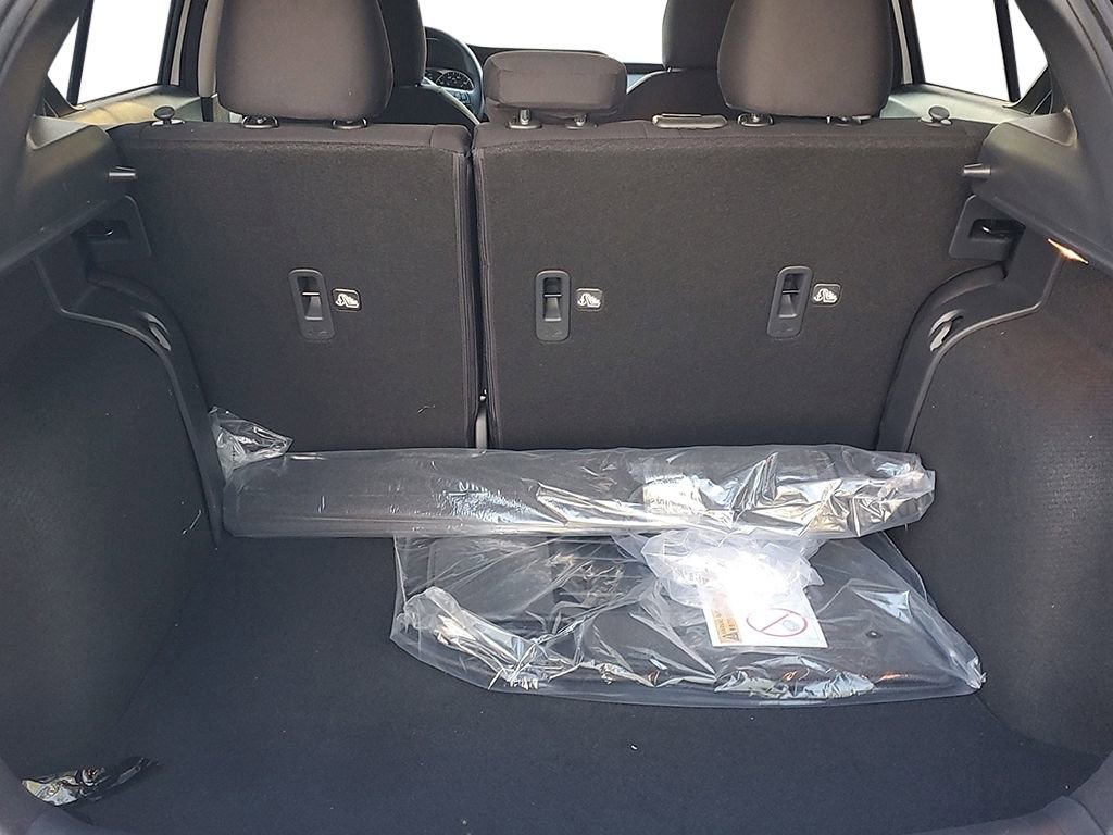 New 2025 Nissan Kicks Play S image 17