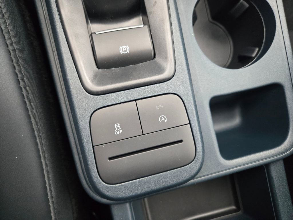 New 2026 Ford Maverick Lariat w/ Black Appearance Package image 17