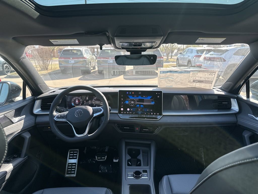 New 2026 Volkswagen Tiguan SE R-Line image 11