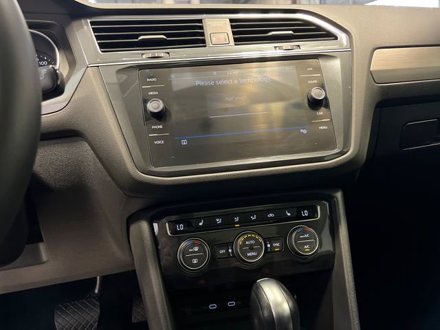 Certified 2021 Volkswagen Tiguan SE FWD image 24
