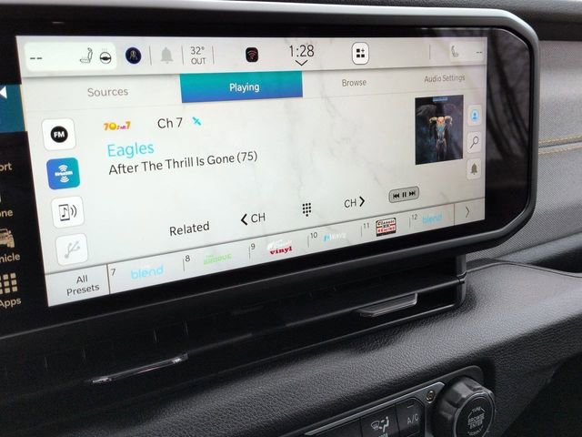 Used 2025 Jeep Wrangler Sport image 17