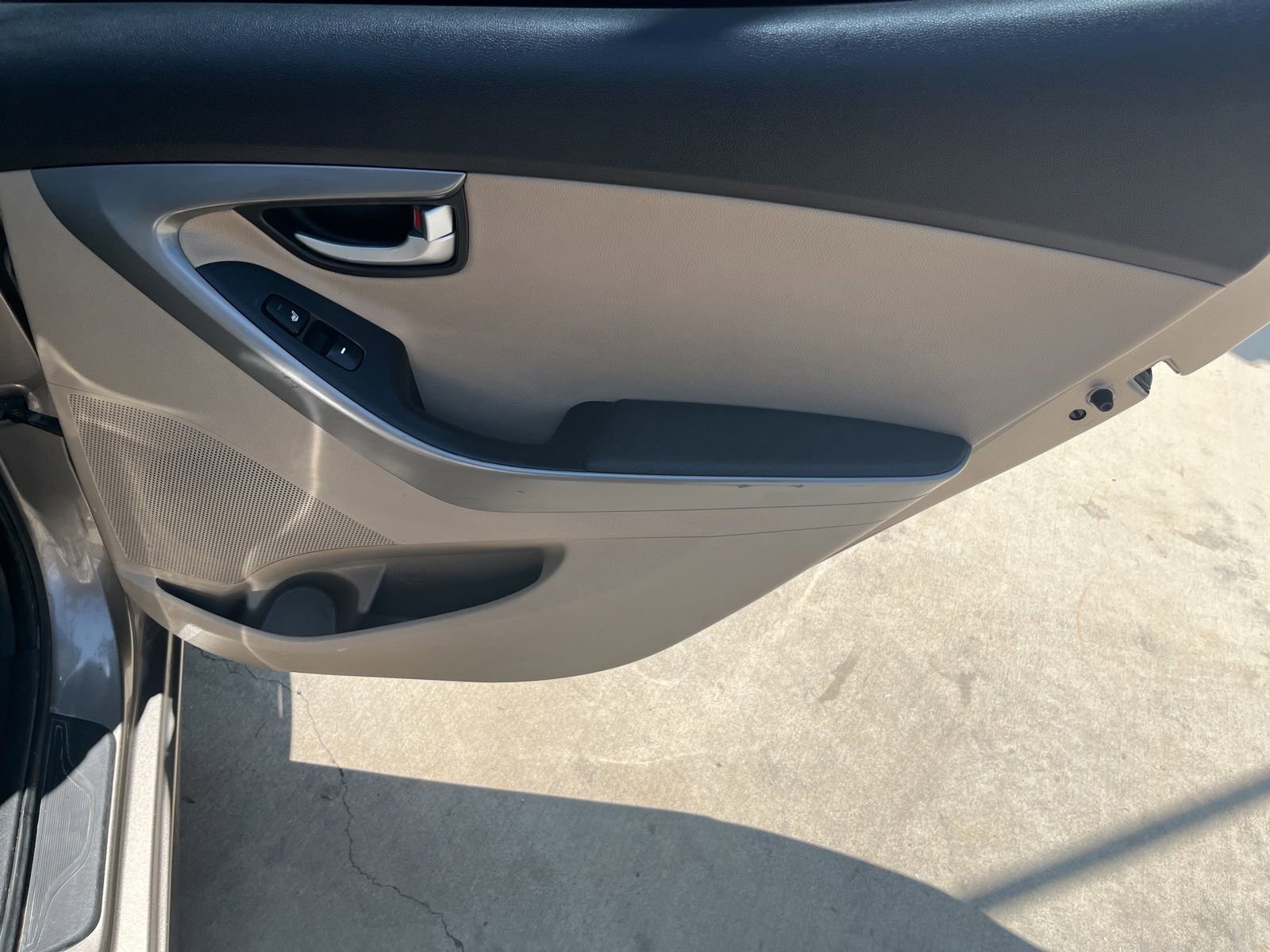 Used 2015 Hyundai Elantra Limited FWD image 15