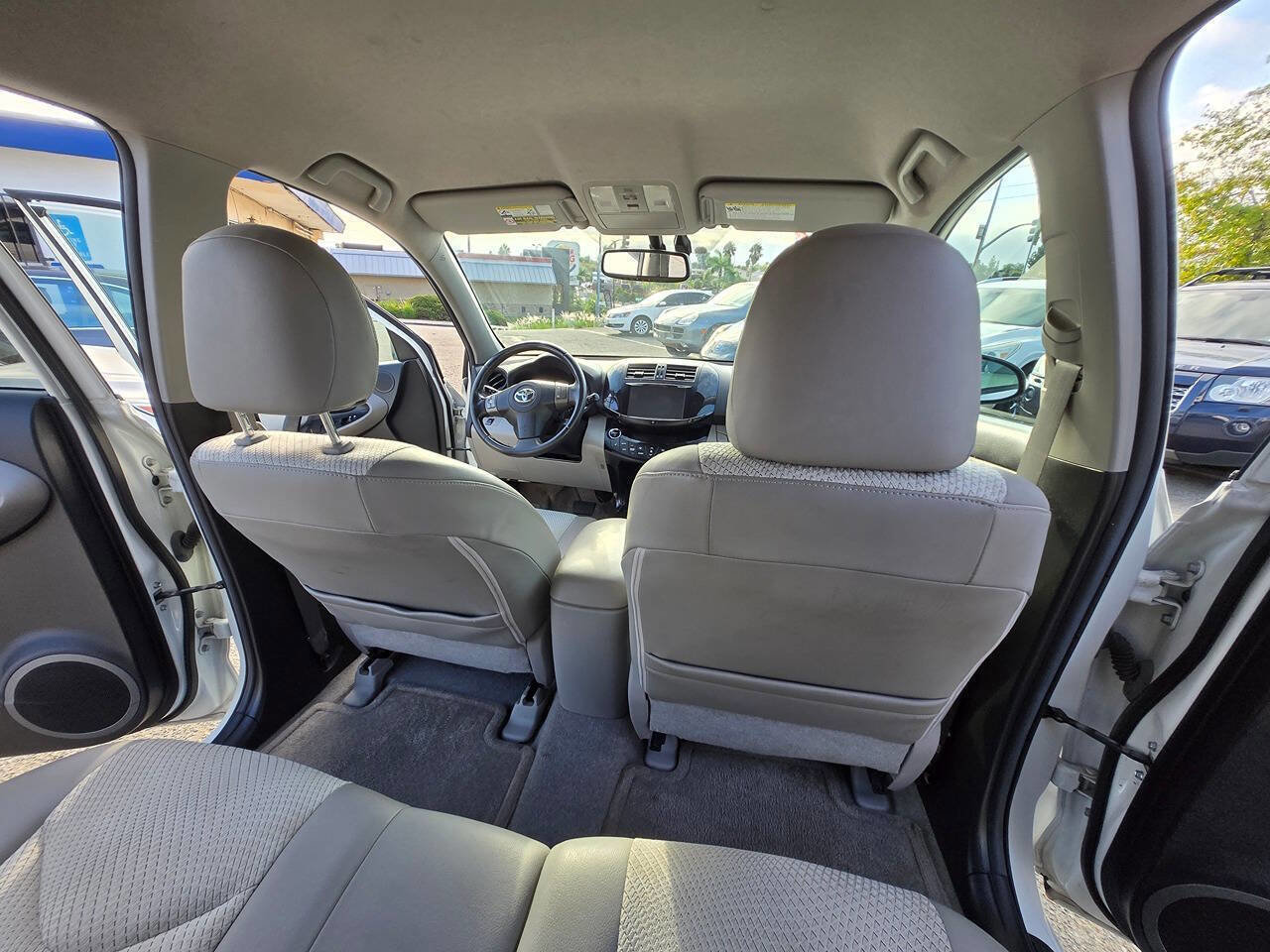 Used 2012 Toyota RAV4 EV image 29