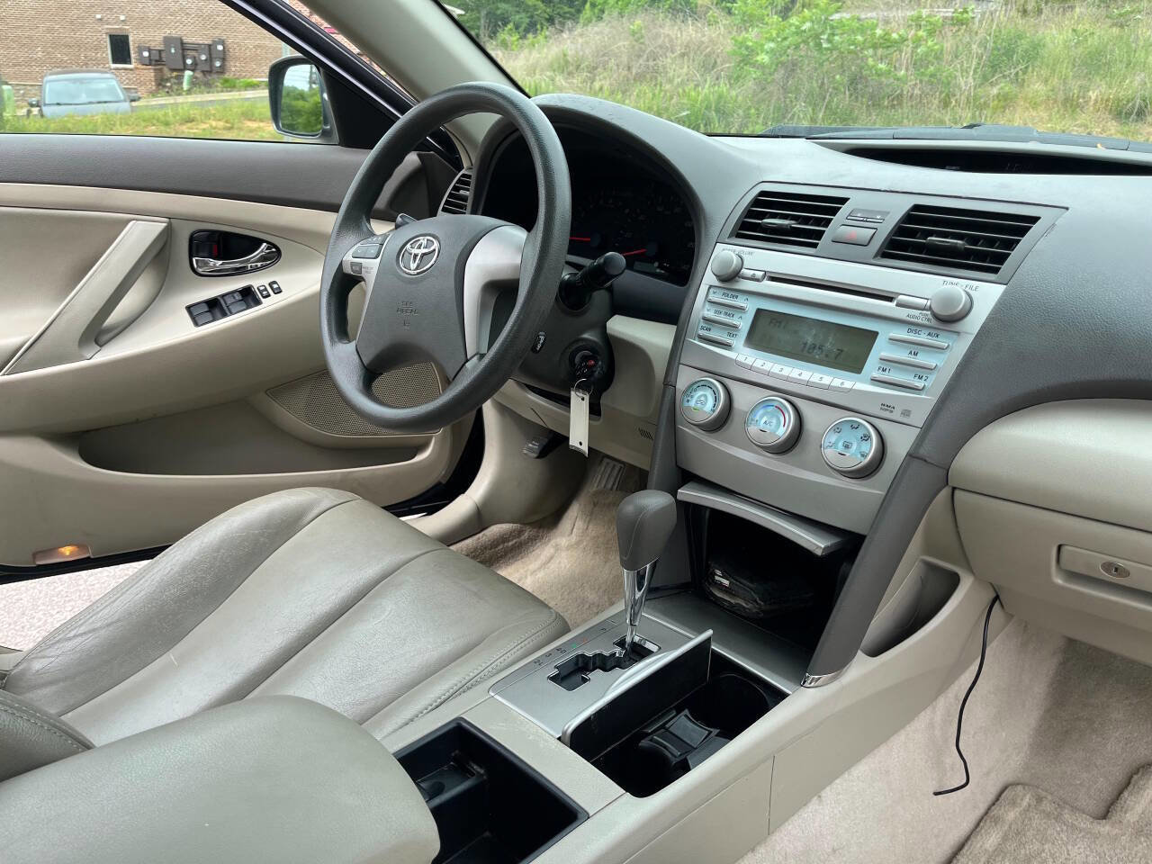 Used 2009 Toyota Camry LE FWD image 15