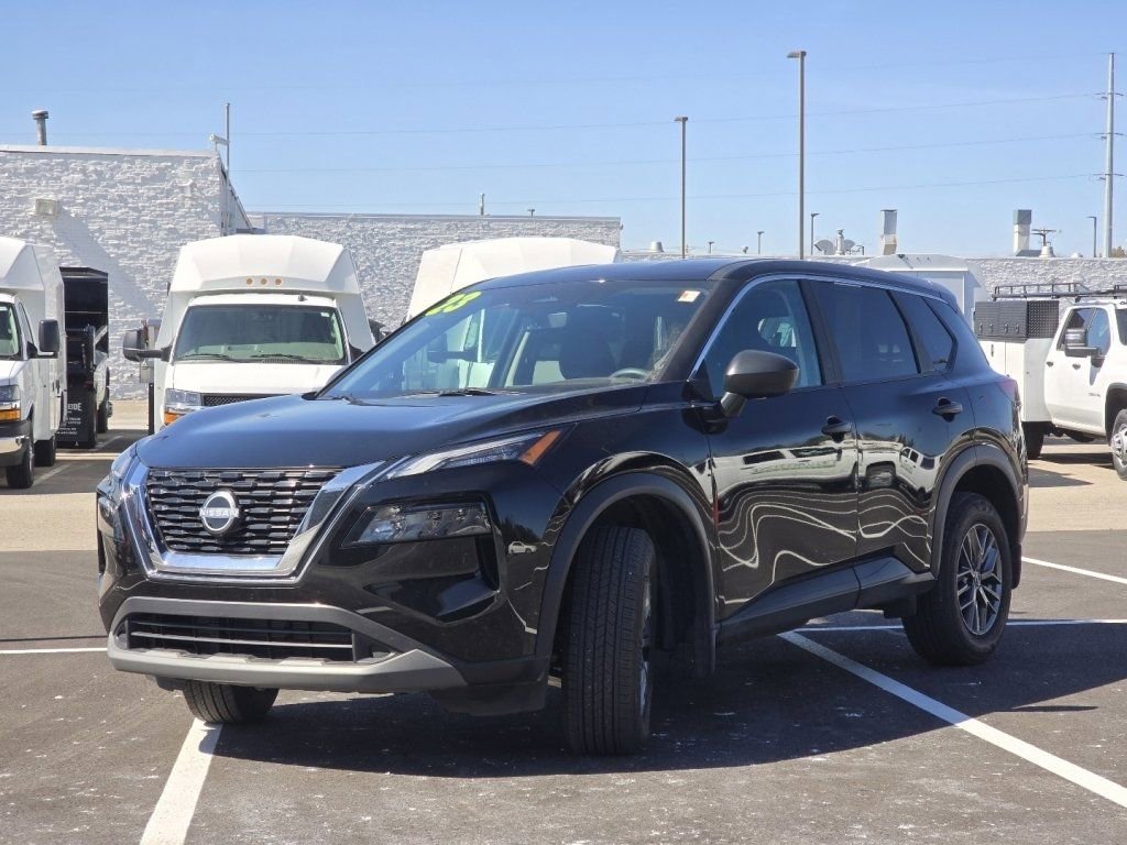 Used 2023 Nissan Rogue S image 7