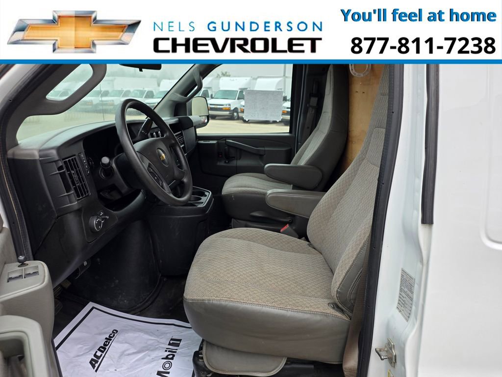 Used 2017 Chevrolet Express 3500 image 17