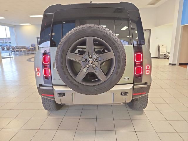 Used 2023 Land Rover Defender 110 X-Dynamic SE image 7