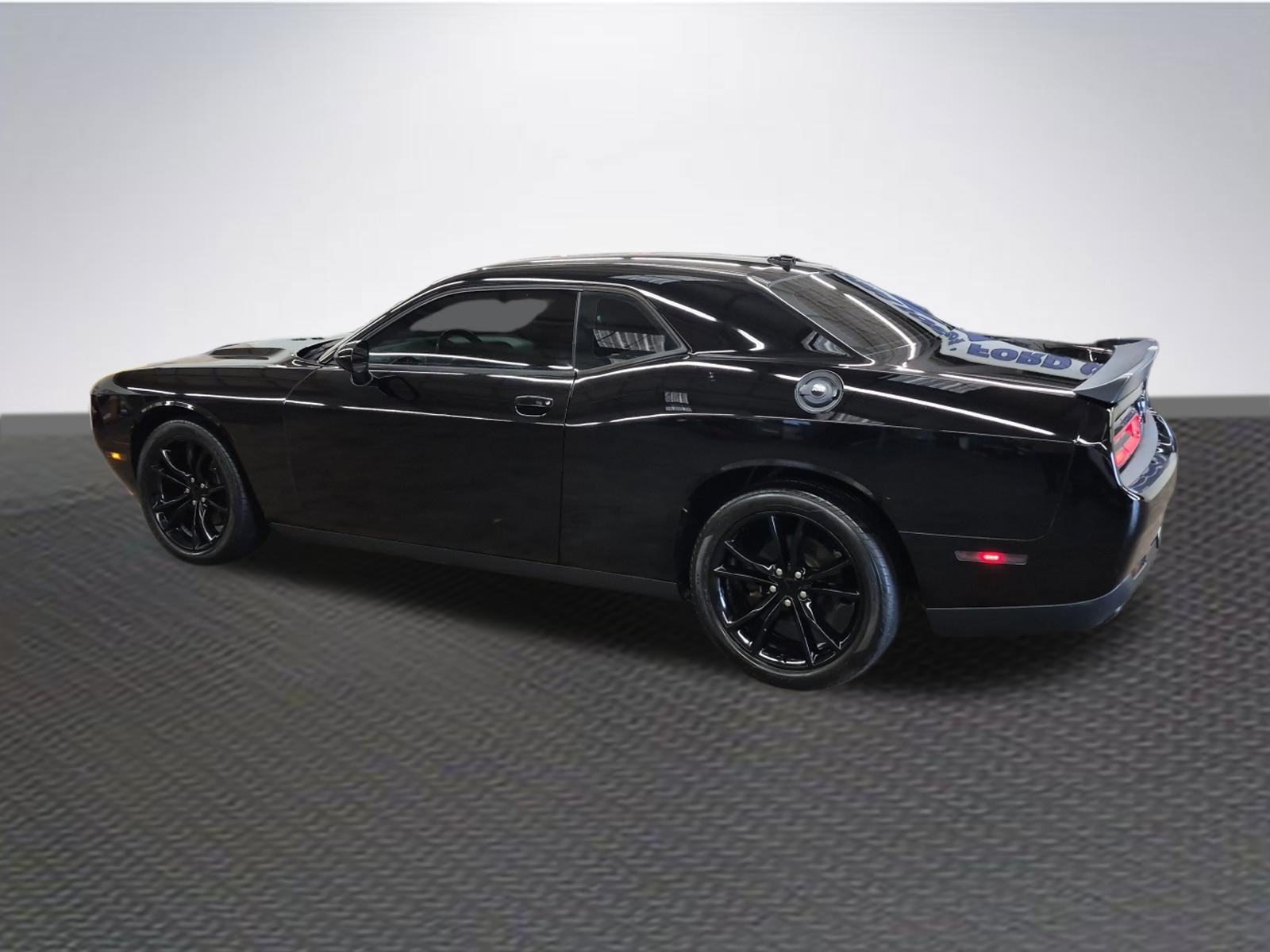 Used 2016 Dodge Challenger SXT Plus RWD image 5