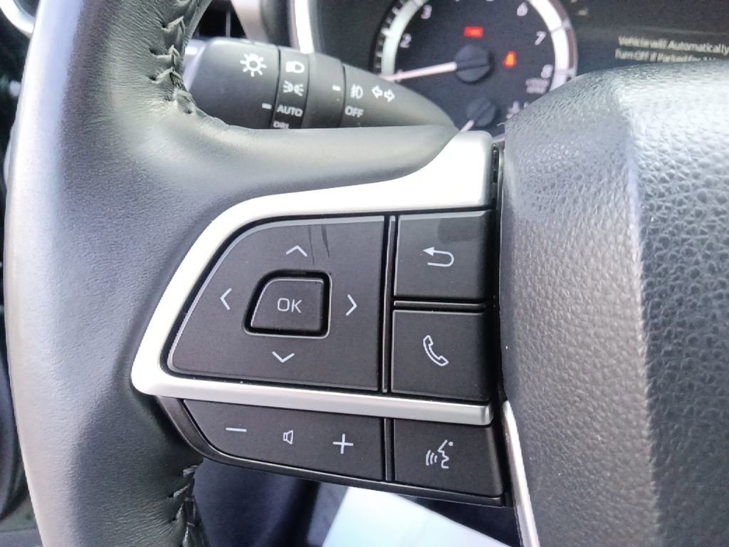 Used 2024 Toyota Highlander XLE image 19