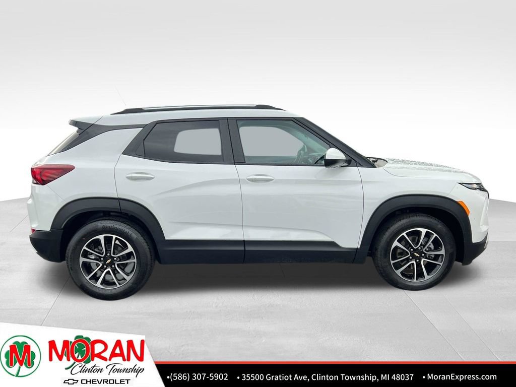 Certified 2026 Chevrolet TrailBlazer LT w/ Driver Confidence Package FWD image 8