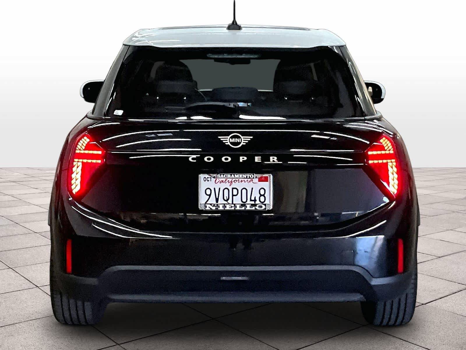 Used 2026 MINI Cooper 4-Door Hardtop FWD image 6