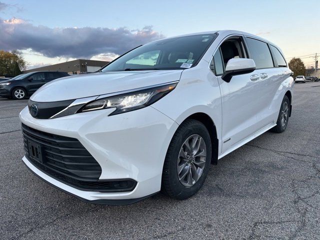 Used 2021 Toyota Sienna LE