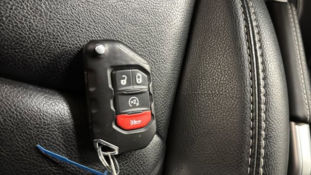 Used 2022 Jeep Wrangler Unlimited Sahara w/ Cold Weather Group AWD/4WD image 20