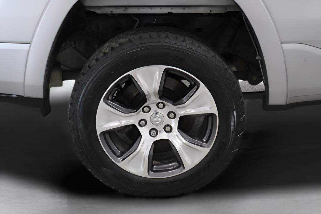 Used 2019 RAM 1500 Laramie AWD/4WD image 31