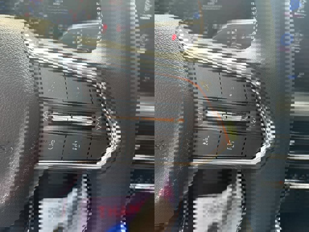 Used 2025 Chevrolet Traverse LT image 22