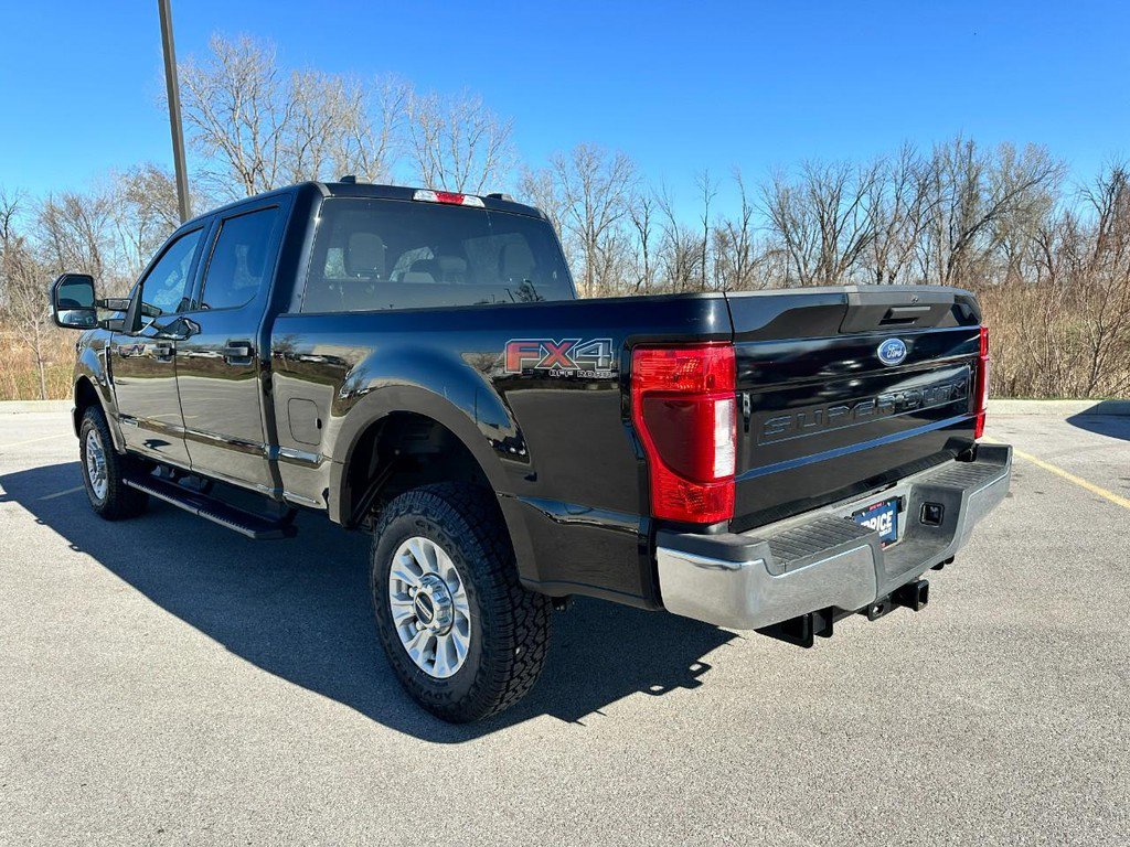 Used 2021 Ford F250 XLT w/ FX4 Off-Road Package AWD/4WD image 3