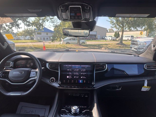 Used 2025 Jeep Grand Wagoneer Series III w/ Rear Seat Video Group 1 AWD/4WD image 24