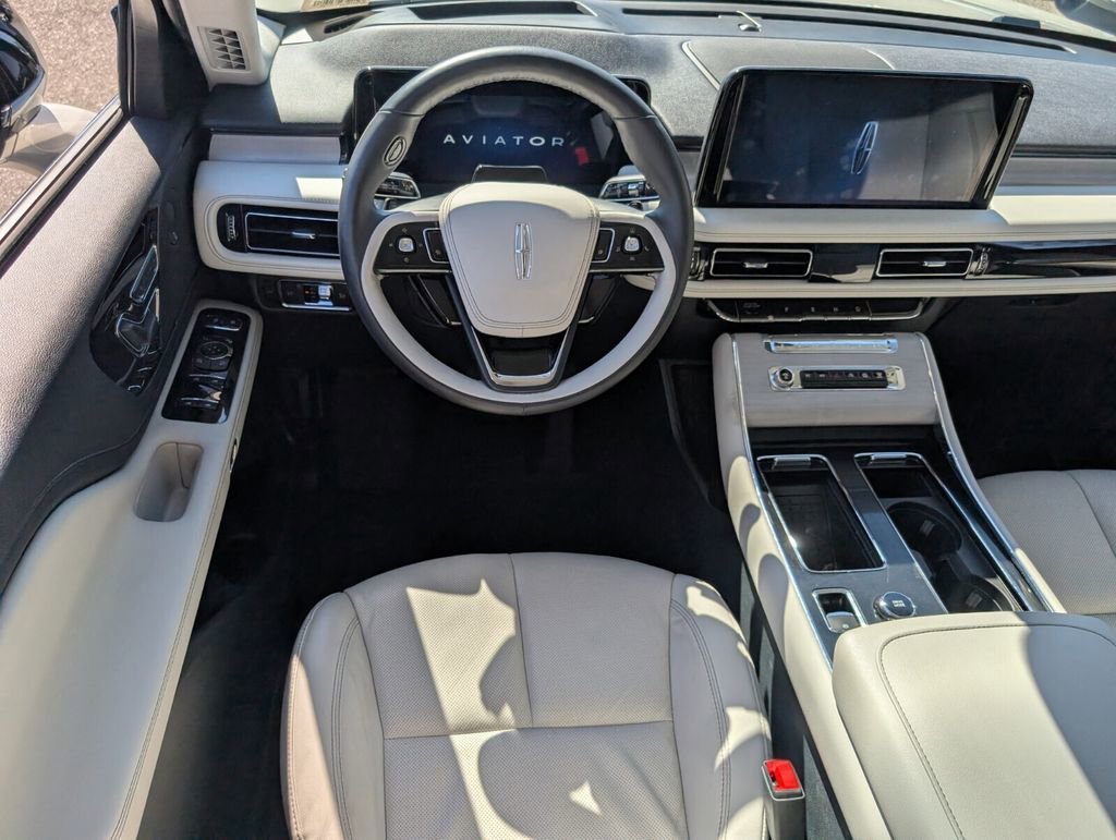 Used 2025 Lincoln Aviator Reserve w/ Illumination Package image 14