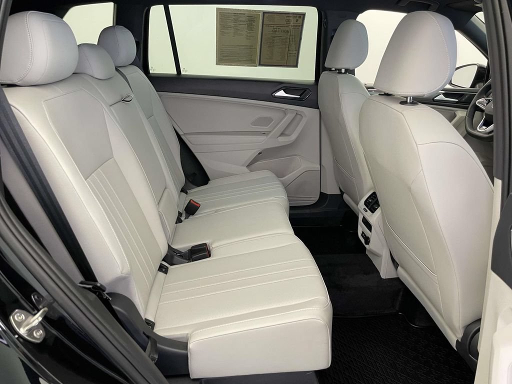 Used 2024 Volkswagen Tiguan SE R-Line AWD/4WD image 22