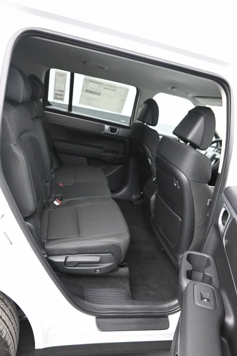 New 2027 Hyundai Santa Fe SE AWD/4WD image 12
