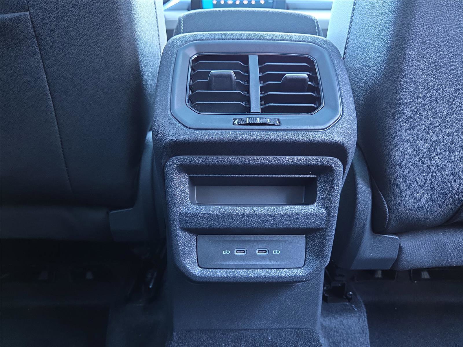 New 2026 Volkswagen Taos SE image 27