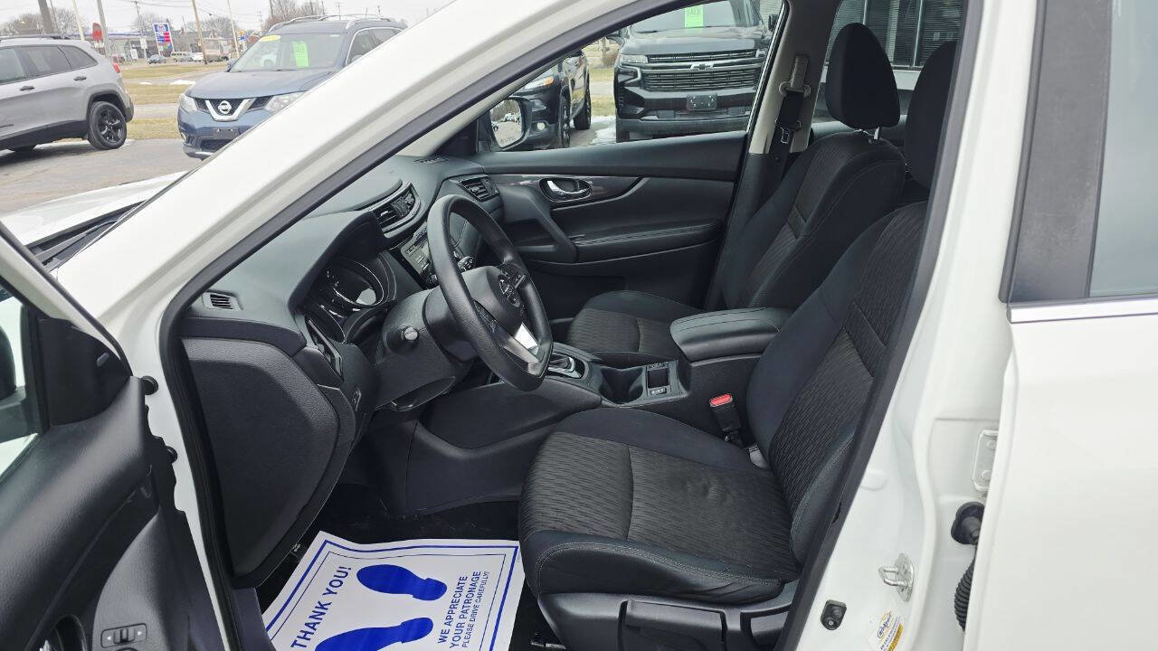 Used 2017 Nissan Rogue S image 10