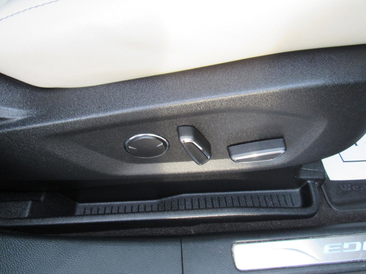 Used 2019 Ford Edge Titanium w/ Equipment Group 301A image 32