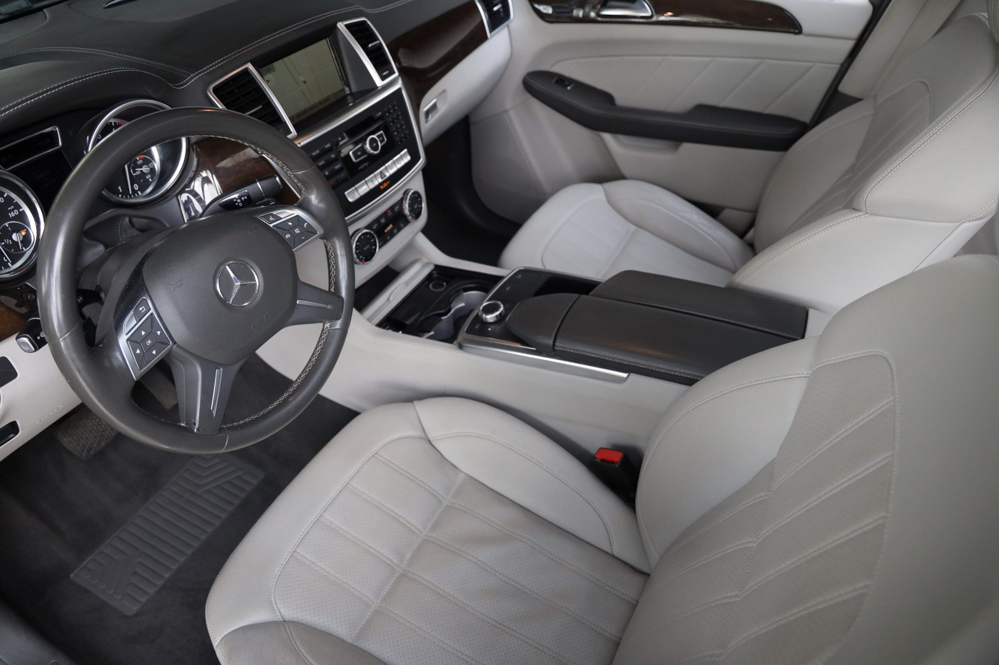 Used 2015 Mercedes-Benz GL 450 4MATIC image 9