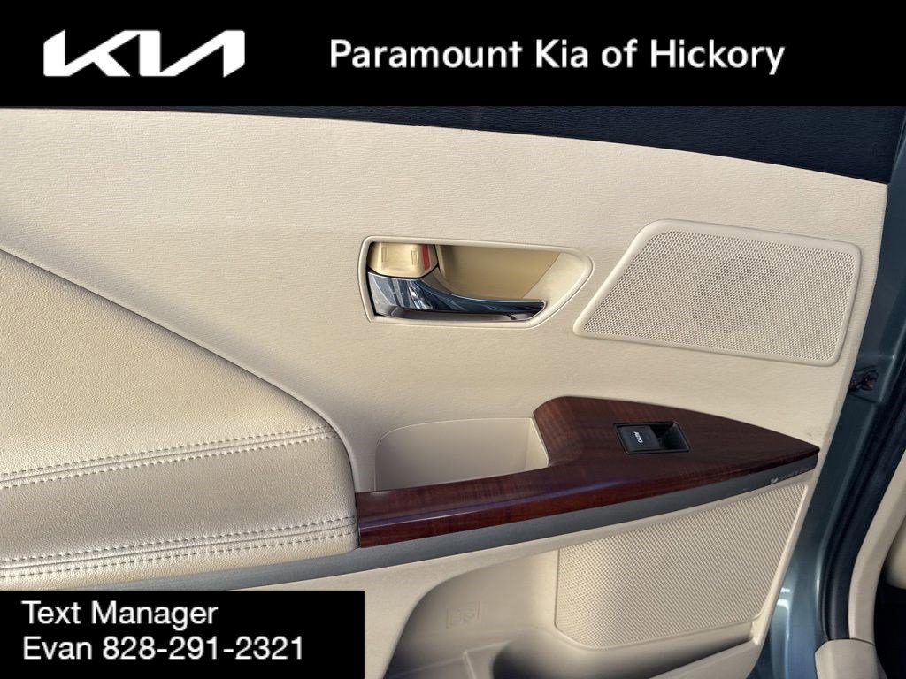 Used 2011 Toyota Venza AWD image 12