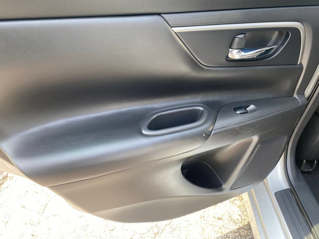 Used 2015 Nissan Altima 2.5 SV w/ Convenience Package FWD image 14