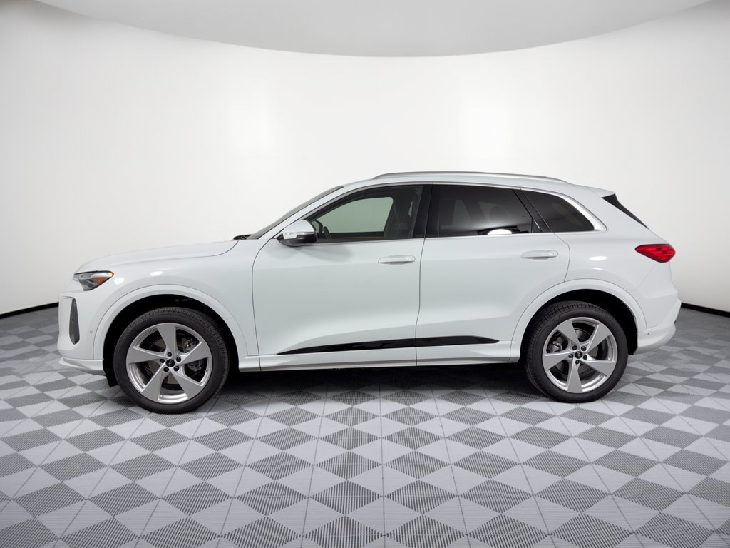 Certified 2025 Audi Q5 Premium w/ Premium Plus AWD/4WD image 2